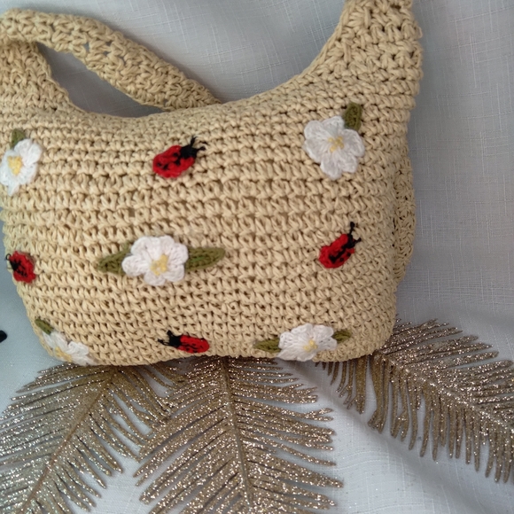 Capelli Straworld ladybug and daisy embroidered purse - Picture 4 of 7